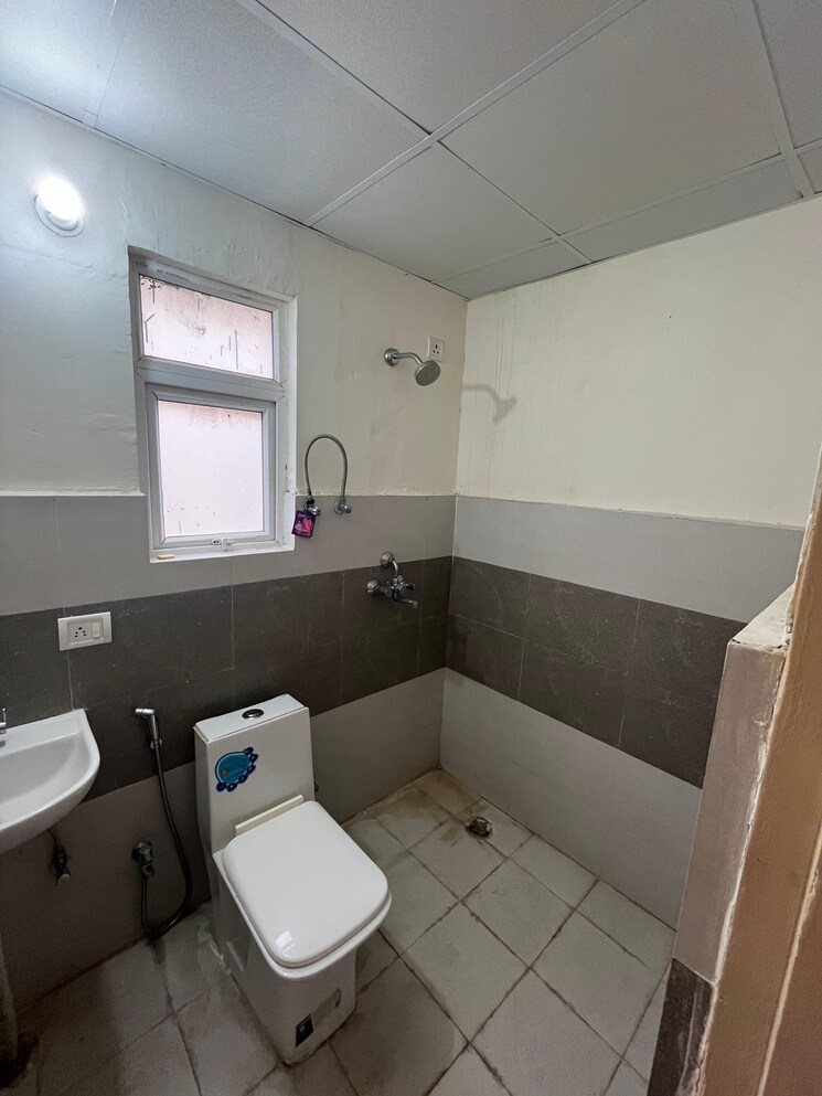 Bathroom, gls-arawali-homes-phase-2 2 Bedroom 567 Sq.Ft. Apartment In Sohna Sector 4 Gurgaon 9099920