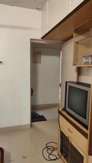 Room in 2 BHK Apartment at Serenity Complex, Andheri West – for Sale