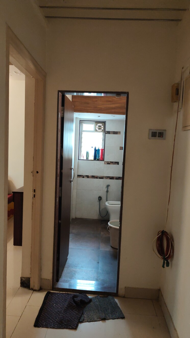 Bathroom, serenity-complex 2 Bedroom 1050 Sq.Ft. Apartment In Andheri West Mumbai 9099907