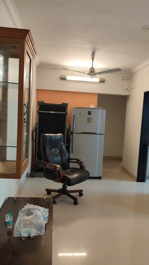 Team Area in 2 BHK Apartment at Serenity Complex, Andheri West – for Sale