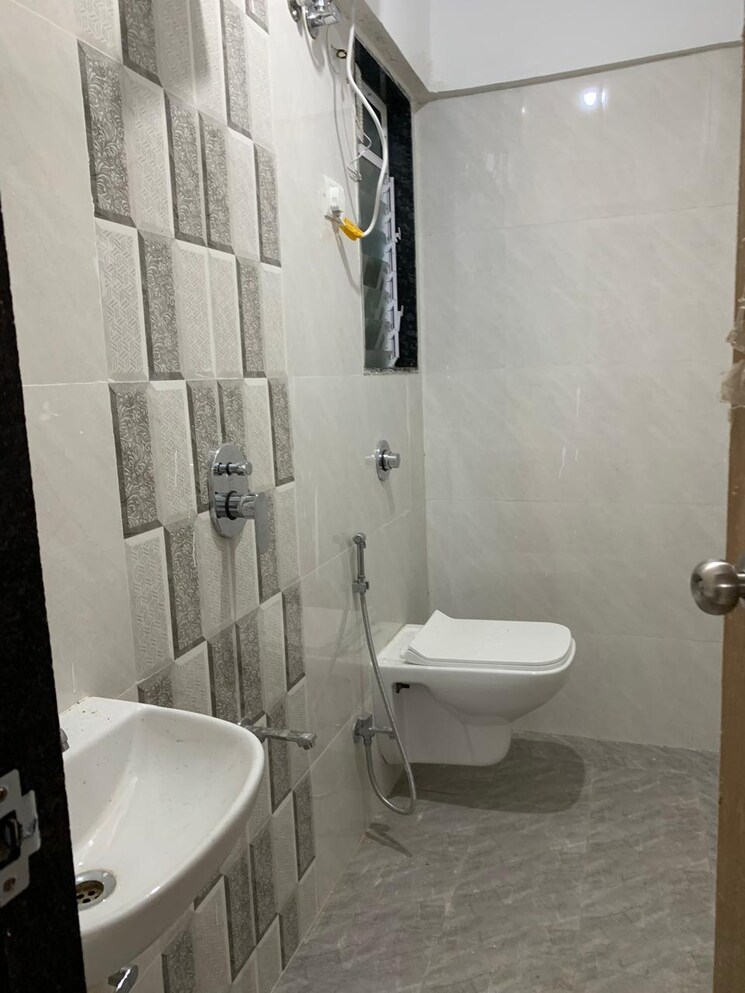 Bathroom, swapna-siddhi-chs 2 Bedroom 573 Sq.Ft. Apartment In Borivali West Mumbai 9099914