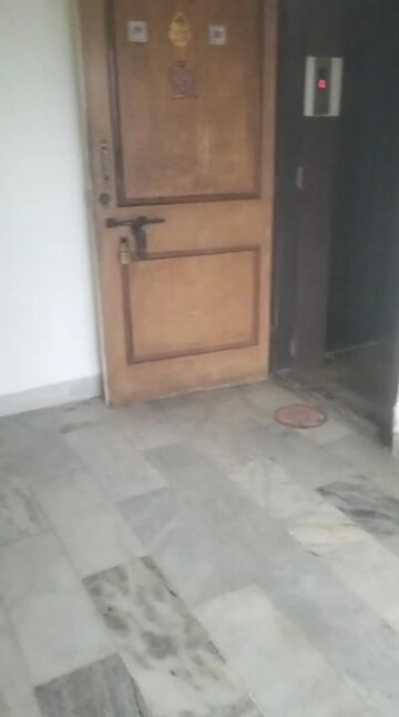 Room in 1 BHK Apartment at Sejal Ankasa, Kandivali West – for Rent