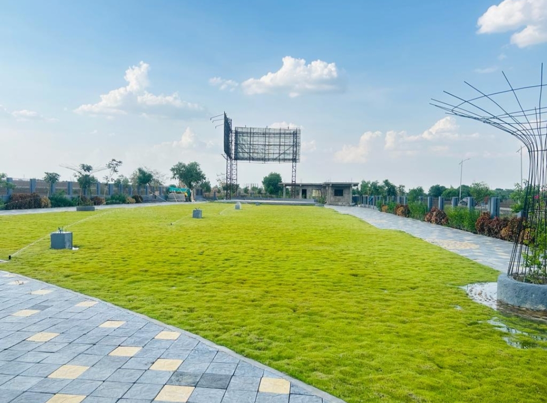 Plot For Sale in Umred Rd