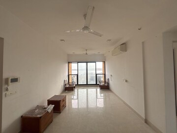 2 BHK Apartment For Rent in Kanakia Hollywood, Versova