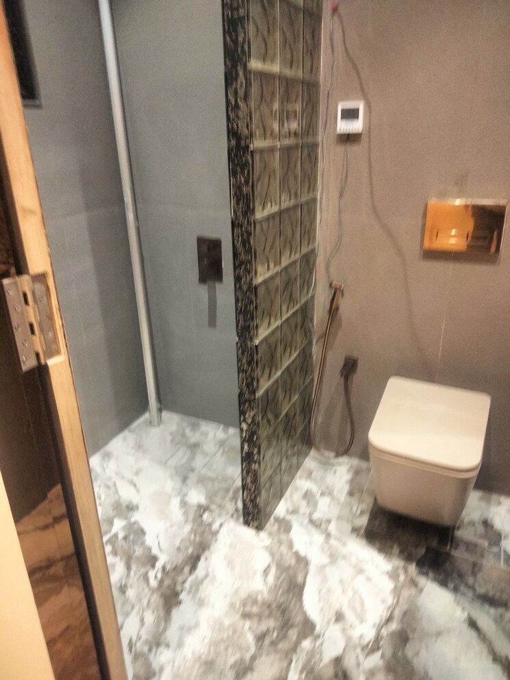 Bathroom, lakshachandi-heights 2 Bedroom 850 Sq.Ft. Apartment In Goregaon East Mumbai 9099944