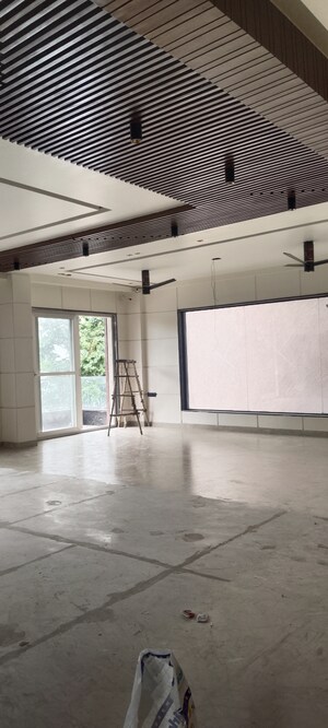 Room in 4 BHK Builder Floor at Unitech South City II, Sector 50 – for Sale