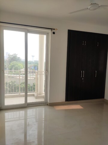 Room in 3 BHK Apartment at Paras Dews, Sector 106 – for Rent