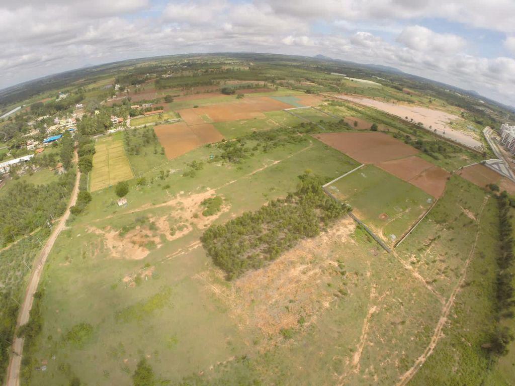 Plot For Sale in  8000sft 104cr Corner Plo