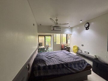 Bedroom in 2 BHK Apartment at Versova Heaven CHS, Andheri West – for Rent