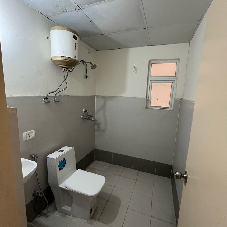 Bathroom, gls-arawali-homes-phase-2 2 Bedroom 467 Sq.Ft. Apartment In Sohna Sector 4 Gurgaon 9099952