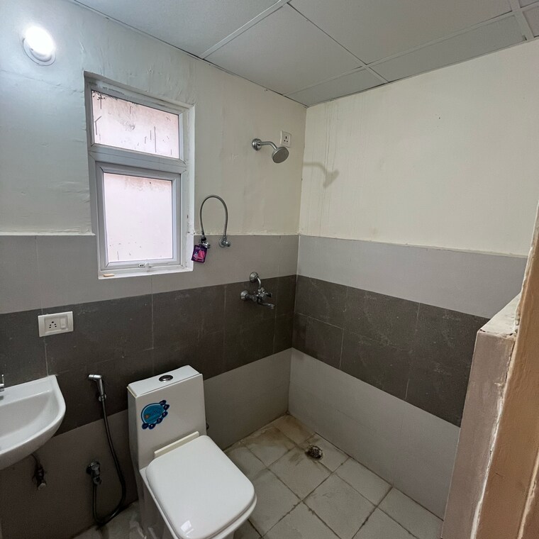 Bathroom, gls-arawali-homes-phase-2 2 Bedroom 467 Sq.Ft. Apartment In Sohna Sector 4 Gurgaon 9099952