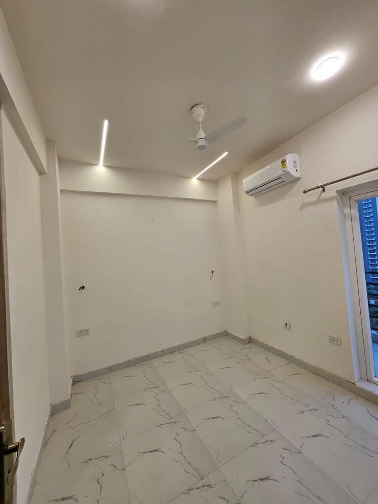 Room, freedom fighters enclave 2 Bedroom 900 Sq.Ft. Builder Floor In Freedom Fighters Enclave Delhi 9099966