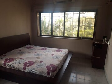 Bedroom in 2 BHK Apartment at Andheri CHS, Andheri West – for Rent