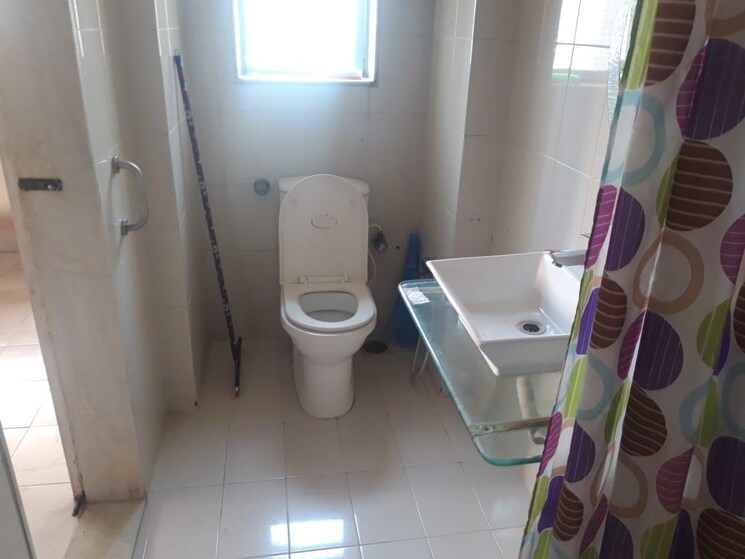 Bathroom, andheri-chs 2 Bedroom 780 Sq.Ft. Apartment In Andheri West Mumbai 9099961