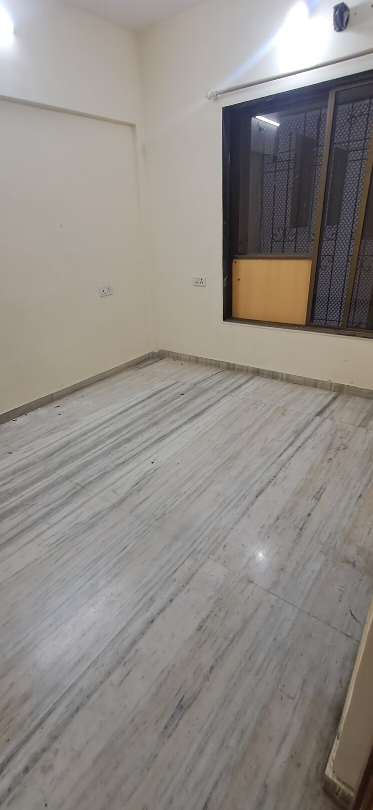 Room, gemstar-nestle-apartments 1 Bedroom 450 Sq.Ft. Apartment In Malad West Mumbai 9099970