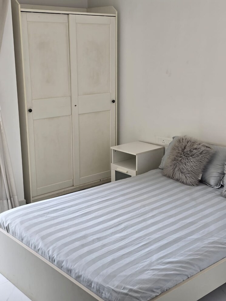 Room, thane east 2 Bedroom 1060 Sq.Ft. Apartment In Thane East Thane 9099969