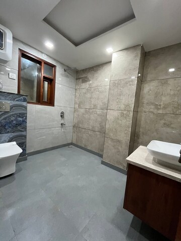 Bathroom in 2 BHK Builder Floor at Saket – for Rent