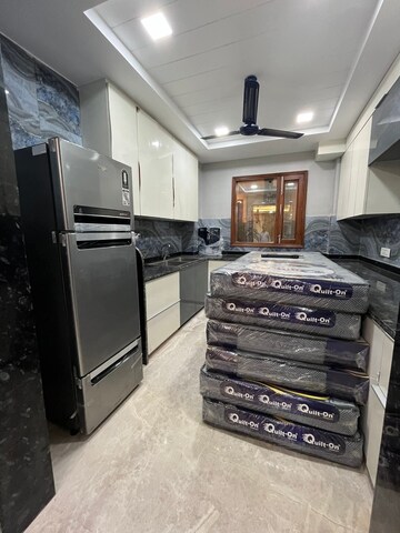 Parking in 2 BHK Builder Floor at Saket – for Rent
