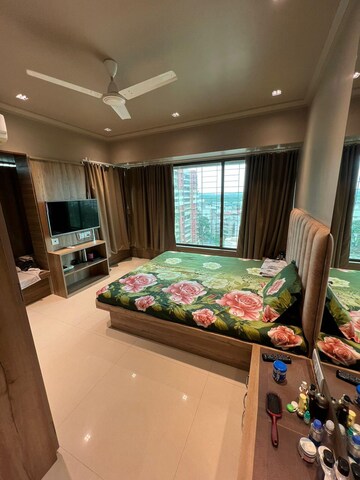 Bedroom in 2 BHK Apartment at Lokhandwala Complex, Andheri West – for Rent