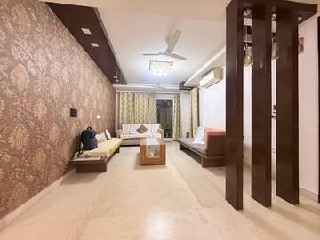 Building Lobby in 4 BHK Builder Floor at Unitech South City II, Sector 50 – for Rent