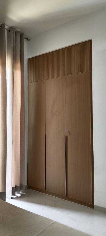 Building Lobby in 3.5 BHK Builder Floor at Smart World Orchard, Sector 61 – for Rent