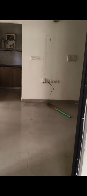 Room in 2 BHK Apartment at Hawelia Valencia Homes, Sector 1 Greater Noida – for Rent