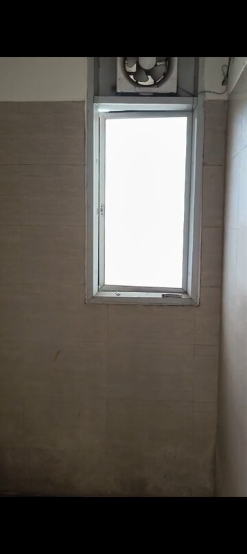 Room in 2 BHK Apartment at Hawelia Valencia Homes, Sector 1 Greater Noida – for Rent