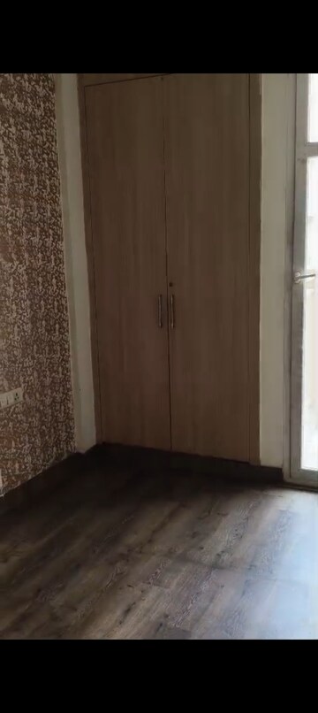 Room in 2 BHK Apartment at Hawelia Valencia Homes, Sector 1 Greater Noida – for Rent