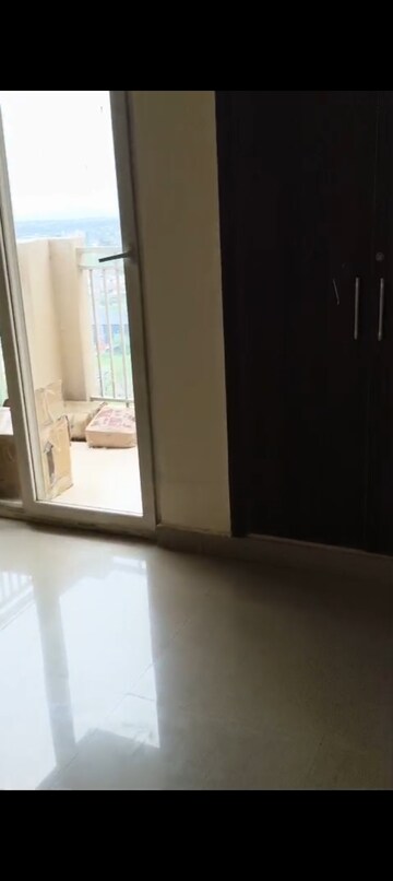 Room in 2 BHK Apartment at Hawelia Valencia Homes, Sector 1 Greater Noida – for Rent