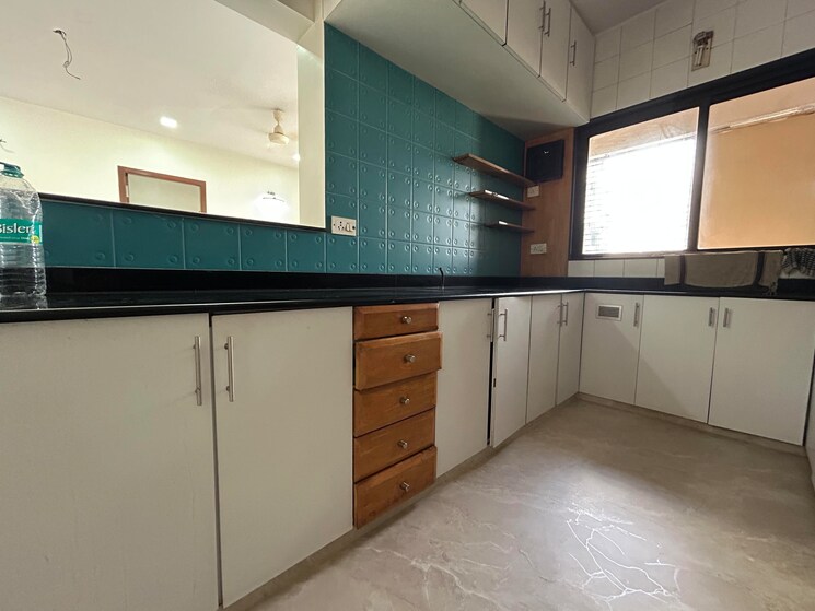 Kitchen, lokhandwala-complex 2 Bedroom 750 Sq.Ft. Apartment In Andheri West Mumbai 9100059