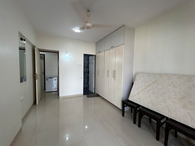Room, lokhandwala-complex 2 Bedroom 750 Sq.Ft. Apartment In Andheri West Mumbai 9100059