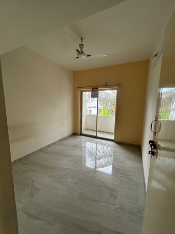 Room in 3 BHK Apartment at Savedi – for Rent