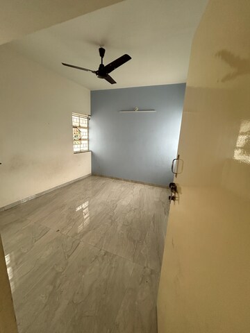 Room in 3 BHK Apartment at Savedi – for Rent