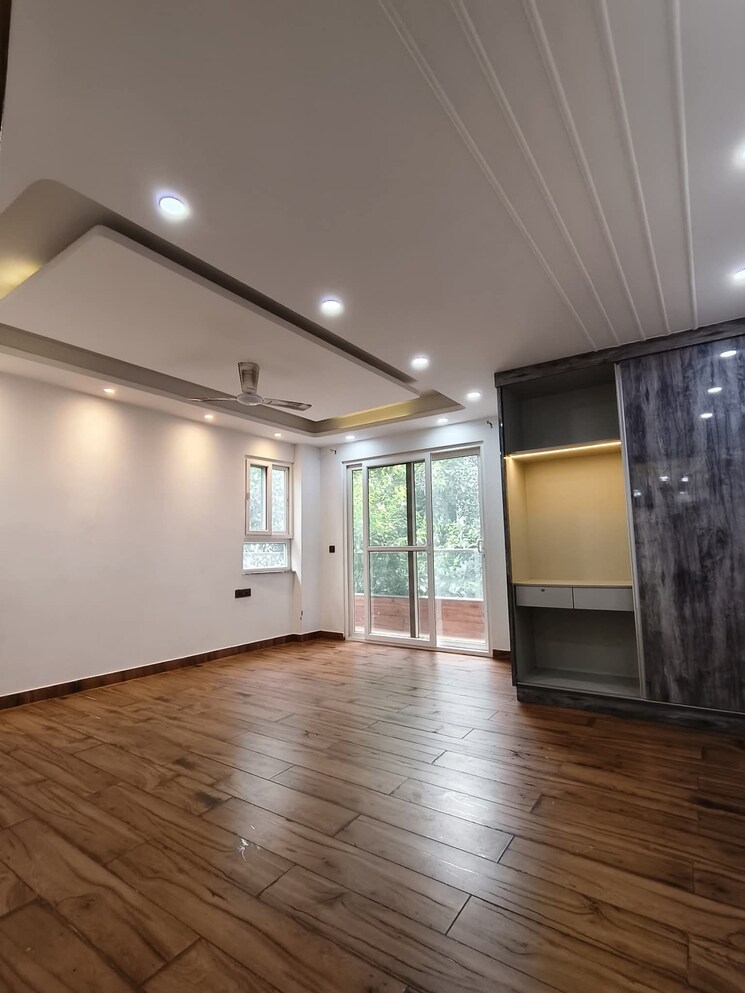 Room, freedom fighters enclave 3 Bedroom 1800 Sq.Ft. Builder Floor In Freedom Fighters Enclave Delhi 9100087