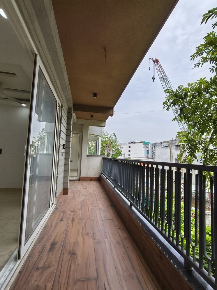 Balcony, freedom fighters enclave 3 Bedroom 1800 Sq.Ft. Builder Floor In Freedom Fighters Enclave Delhi 9100087