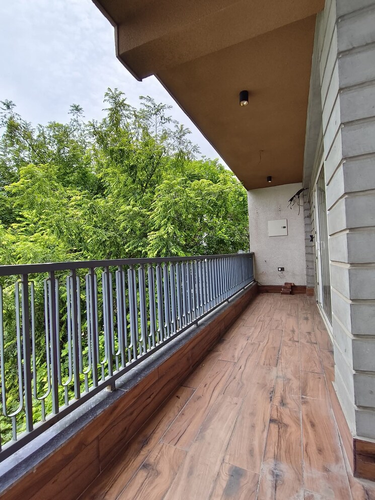 Balcony, freedom fighters enclave 3 Bedroom 1800 Sq.Ft. Builder Floor In Freedom Fighters Enclave Delhi 9100087