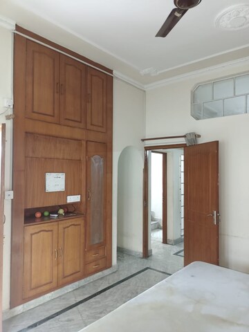 Room in 3 BHK Independent House at Jakhan – for Rent