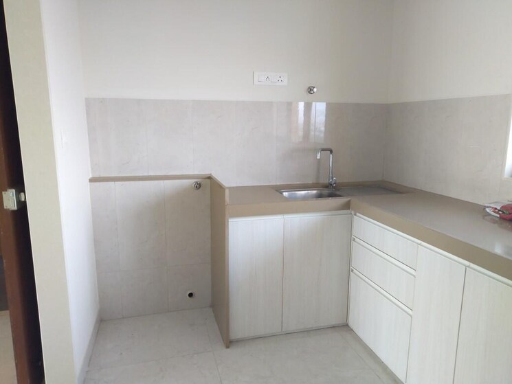 Bathroom, kanakia-hollywood 2 Bedroom 750 Sq.Ft. Apartment In Versova Mumbai 9100096