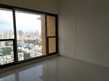 Room in 2 BHK Apartment at Kanakia Hollywood, Versova – for Rent