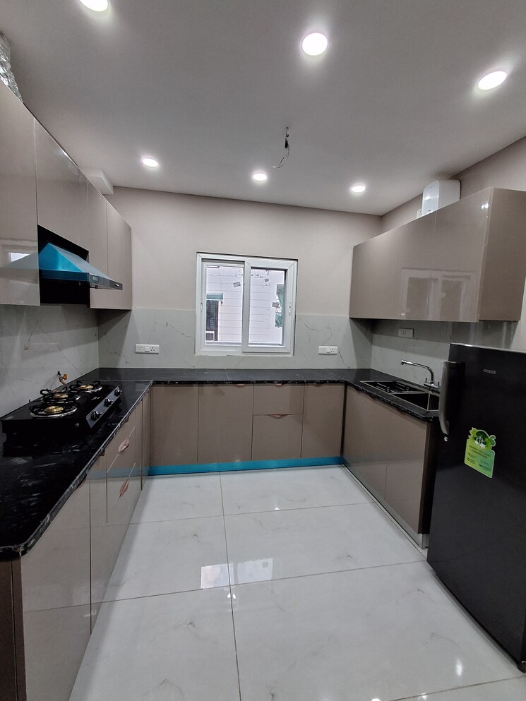 Kitchen, ss-mayfield-gardens 3 Bedroom 1600 Sq.Ft. Builder Floor In Sector 51 Gurgaon 9100109