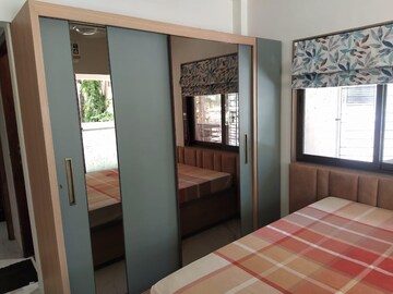 Room in 2 BHK Apartment at Jupiter Apartments Andheri West, Versova – for Rent