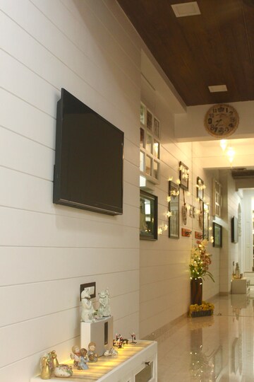 Living Room in 2 BHK Apartment at Lokhandwala Complex, Andheri West – for Rent