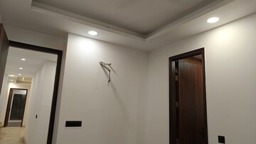 Room in 2 BHK Builder Floor at Patel Nagar – for Rent
