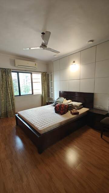 Bedroom in 2 BHK Apartment at Lokhandwala Complex, Andheri West – for Rent