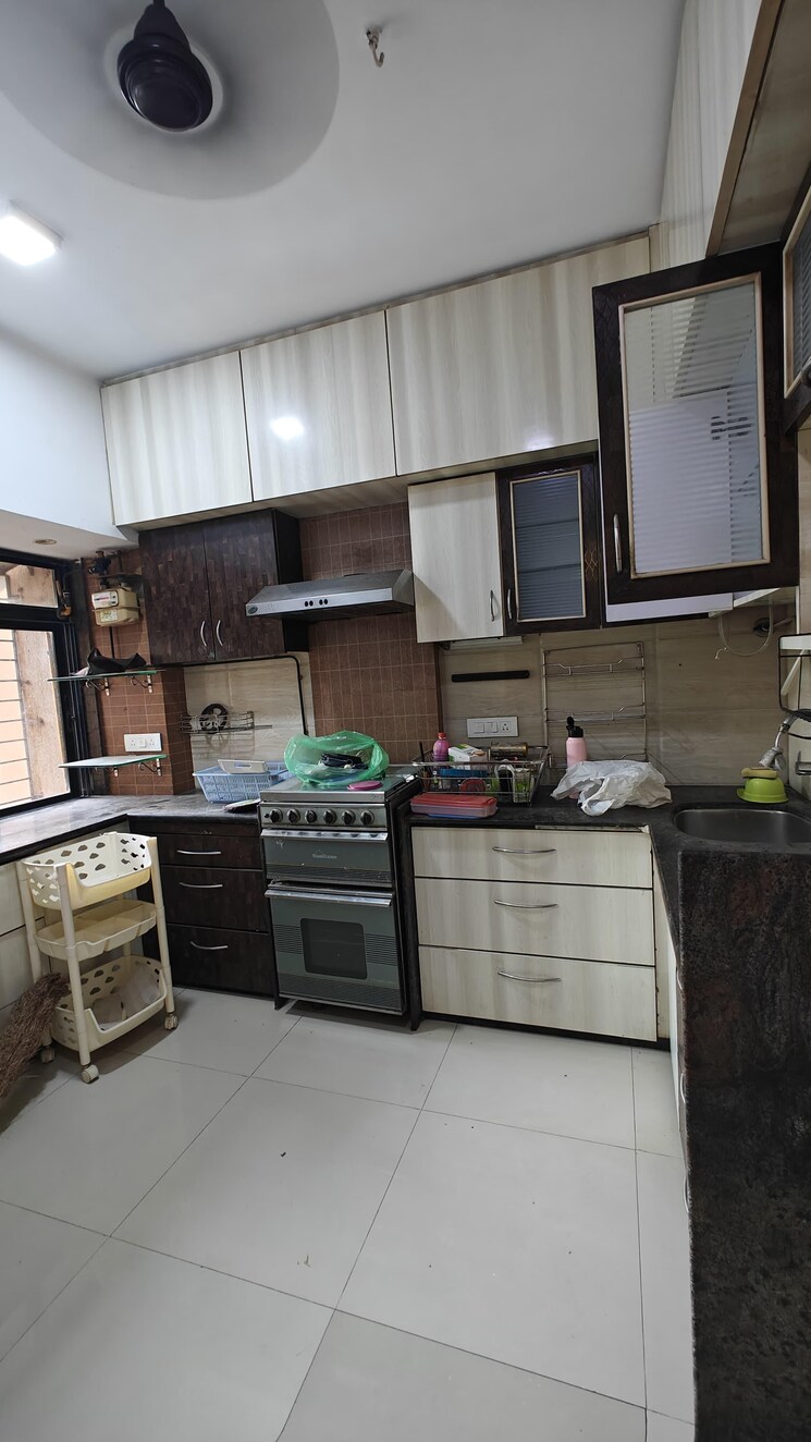 Kitchen, lokhandwala-complex 2 Bedroom 780 Sq.Ft. Apartment In Andheri West Mumbai 9100147