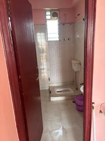 Bathroom in 3 BHK Apartment at Argora Kathal More Road – for Rent