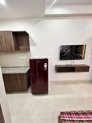 Furnished Amenities in Studio Builder Floor at DLF Pink Town House, Dlf City Phase 3 – for Rent