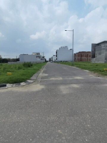  Plot For Sale in Wave City, Wave City