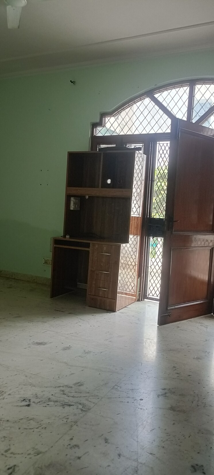 Room, sector 41 4 Bedroom 180 Sq.Mt. Villa In Sector 41 Noida 9100205