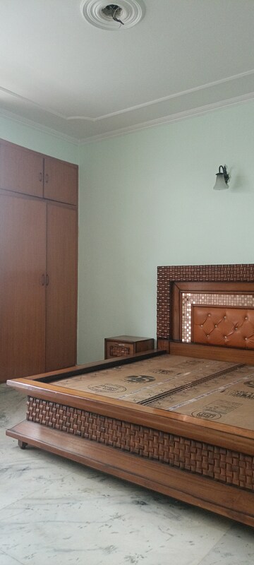 Bedroom in 4 BHK Villa at Sector 41 – for Rent